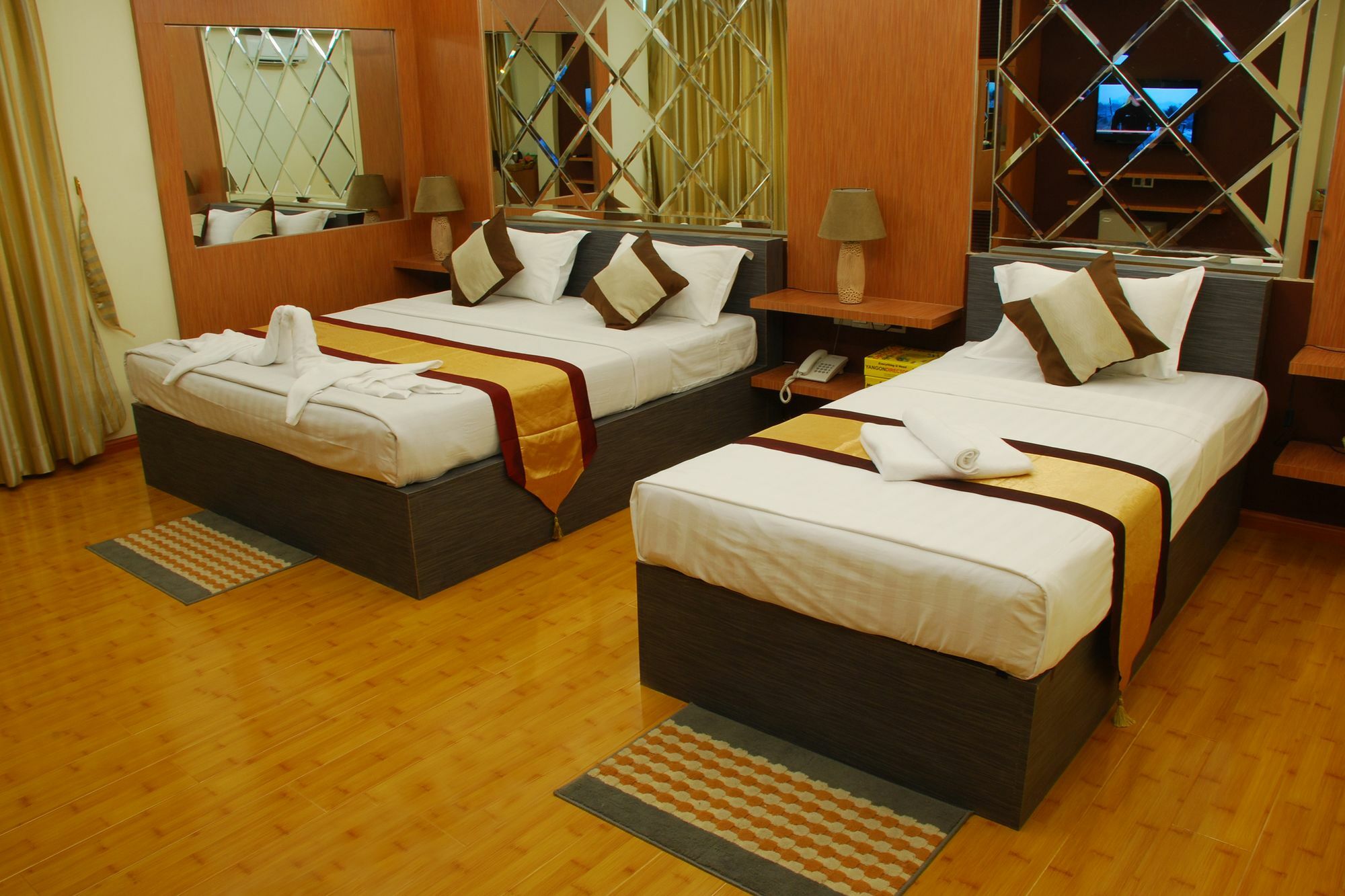 Hotel 72 Yangon Exterior foto