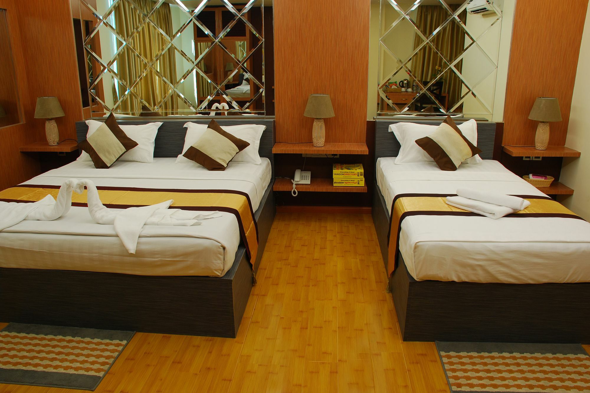 Hotel 72 Yangon Exterior foto